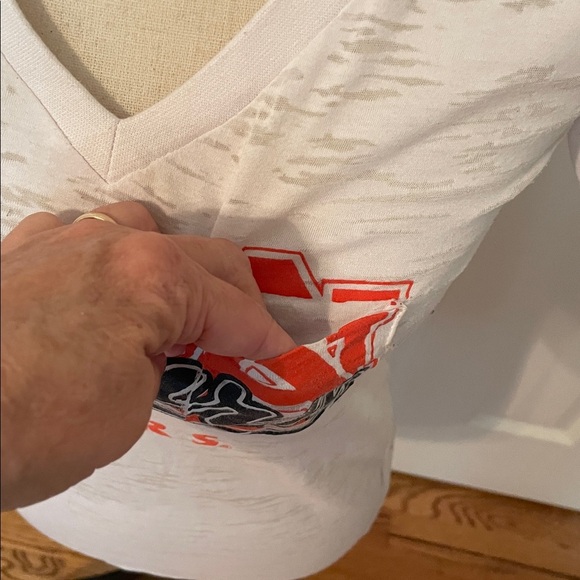 Auburn Tigers Women's White V-Neck Burnout T-shirt Size Medium War Eagle EUC - Picture 4 of 7